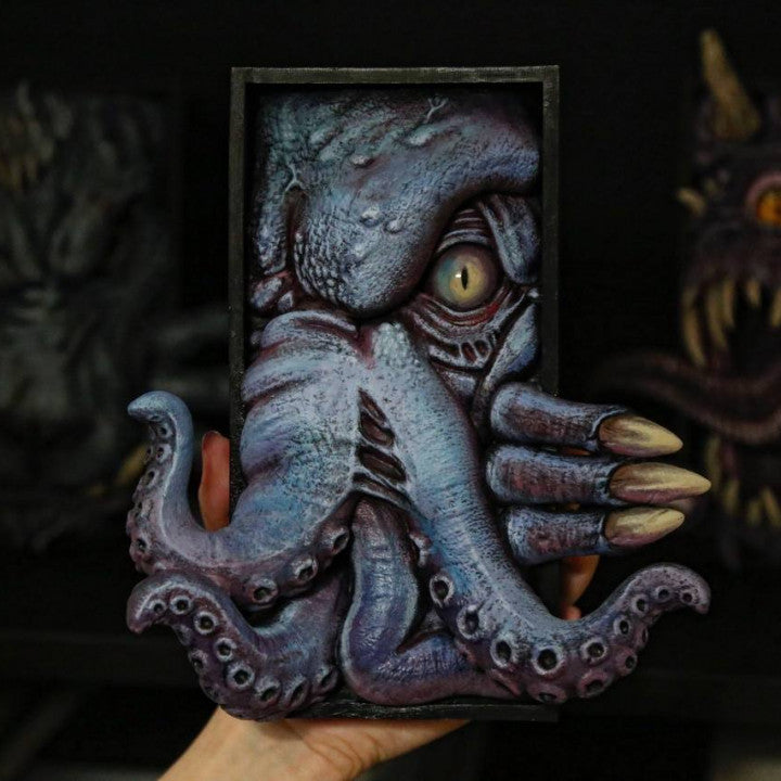 Cthulhu Awakens – Book Nook or Eldritch Bookend Set