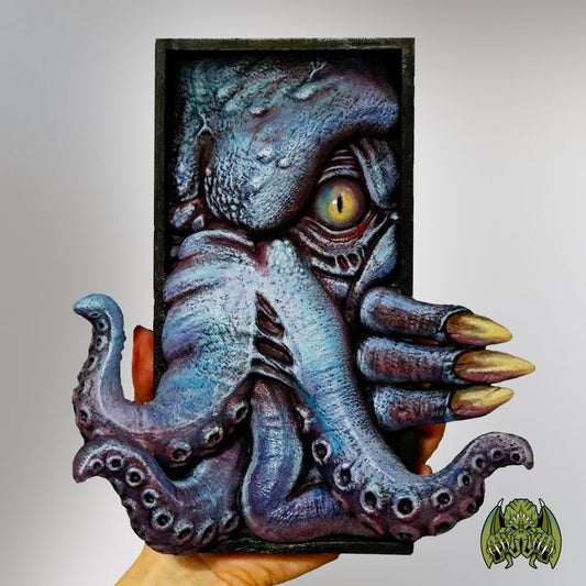 Cthulhu Awakens – Book Nook or Eldritch Bookend Set